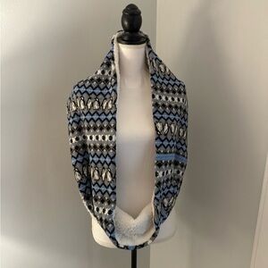 Vera Bradley Cozy Cowl Playful Penguins Intarsia Sherpa Lined Infinity Scarf